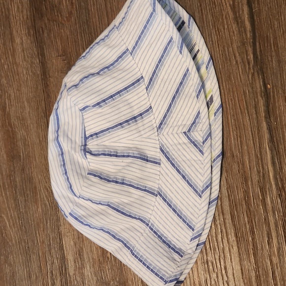 Pistil Reversible Bucket Hat - Picture 6 of 8